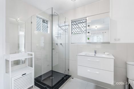Property photo of 90 Haylock Street Wynnum QLD 4178