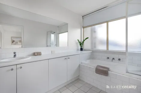 Property photo of 7/3 Manikato Avenue Mordialloc VIC 3195