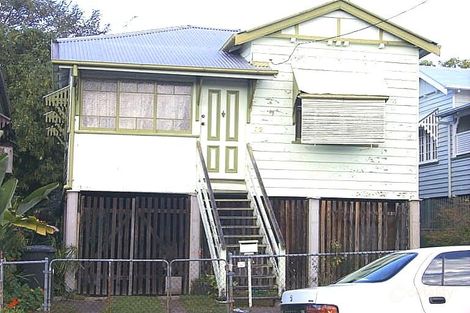 32 Cedar St, Greenslopes, QLD 4120