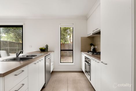 Property photo of 31 Spriggs Drive Croydon VIC 3136