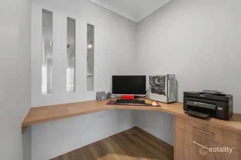 Property photo of 24 Fairweather Boulevard Highfields QLD 4352