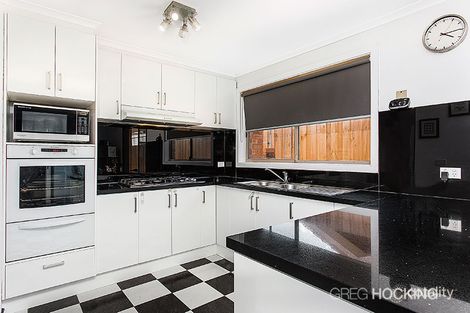 Property photo of 2 Oriole Drive Werribee VIC 3030