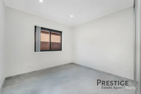 Property photo of 7 Whitlam Avenue Edensor Park NSW 2176