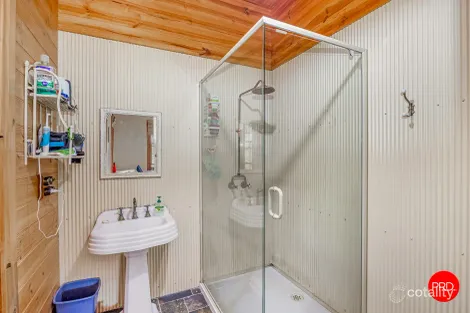 Property photo of 56 Kerlin Lane Rochester VIC 3561