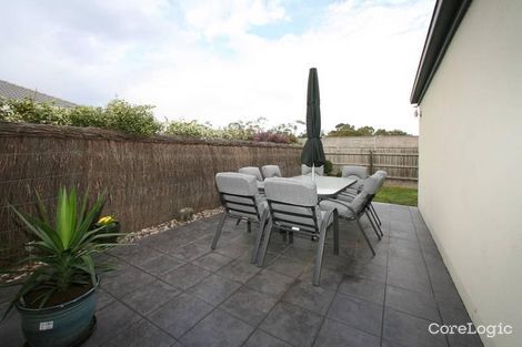 Property photo of 37 Sovereign Manors Crescent Rowville VIC 3178