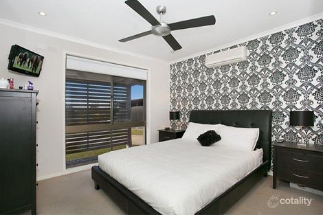 Property photo of 12 Berri Place Helensvale QLD 4212