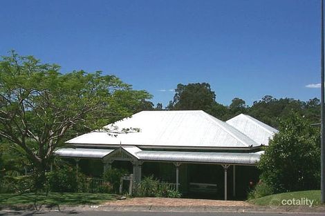 37 Rowena St, Kenmore, QLD 4069