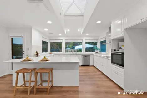 8 Ewart St, Yarralumla, ACT 2600