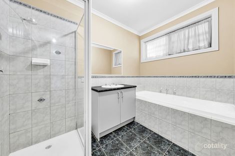 Property photo of 11 Szer Way Carrum Downs VIC 3201