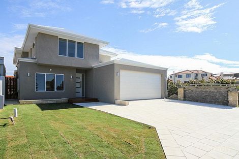 7 Alabaster Tce, Hillarys, WA 6025