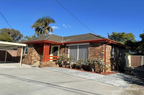 Property photo of 40 Halmahera Crescent Lethbridge Park NSW 2770