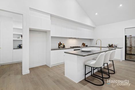 Property photo of 30 Almendra Avenue Burnside VIC 3023