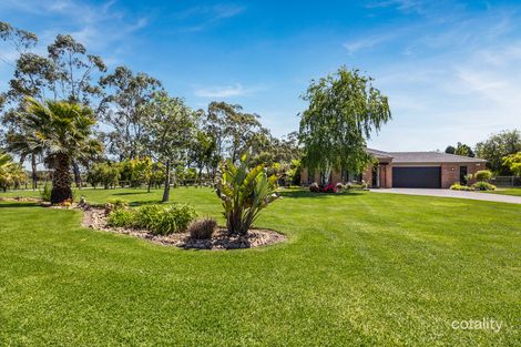 Property photo of 42 Bunjil Drive Drouin VIC 3818