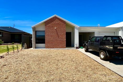 5 Acacia Cct, Parkes, NSW 2870