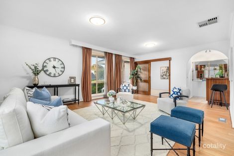 Property photo of 2 Aston Heath Glen Waverley VIC 3150