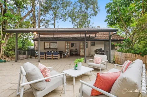 23 TUCKER ST, CHAPEL HILL, QLD 4069