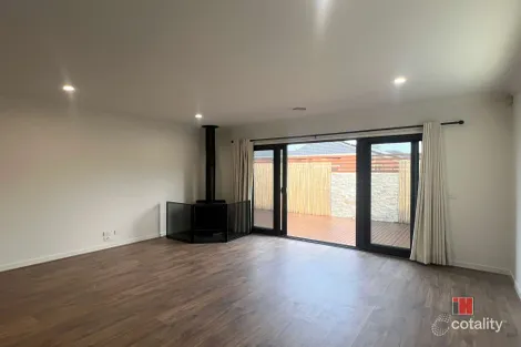 Property photo of 6 Whitebark Street Wollert VIC 3750