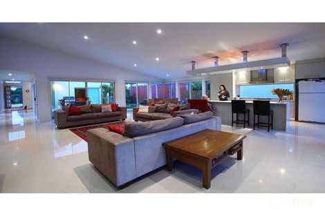 Property photo of 12 Sanibel Court Parrearra QLD 4575