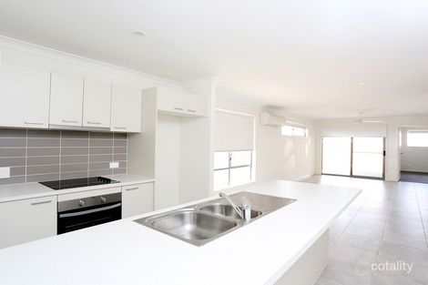 Property photo of 27 Napier Circuit Silkstone QLD 4304