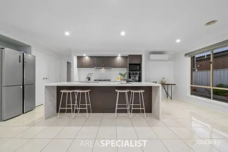 Property photo of 48 Bluemist Circuit Lyndhurst VIC 3975