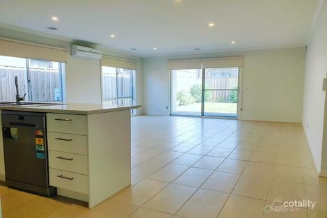 Property photo of 69 Thoroughbred Drive Clyde North VIC 3978