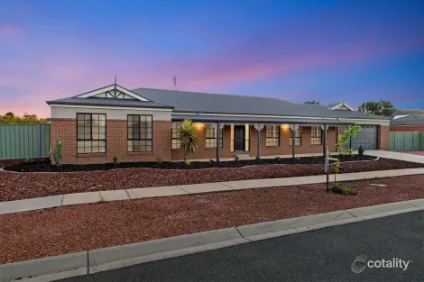 14 Lyndam Ave, Maiden Gully, VIC 3551