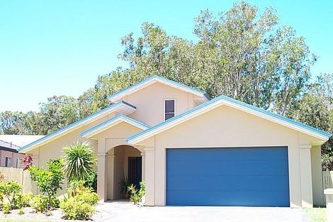 9 Bluewater Pl, Sapphire Beach, NSW 2450