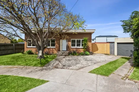 Property photo of 3 Carol Court Newcomb VIC 3219