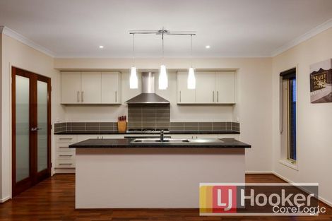 Property photo of 2 Challenger Circuit Cranbourne East VIC 3977