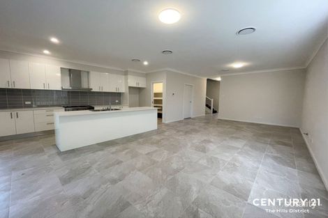 25 Parkland Ave, Macquarie Fields, NSW 2564