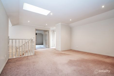 Property photo of 10 High Tor Mooroolbark VIC 3138