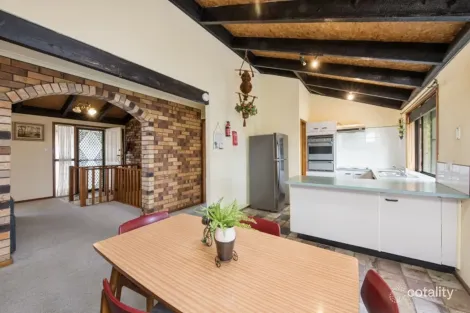 Property photo of 8 Fourth Street Seahampton NSW 2286