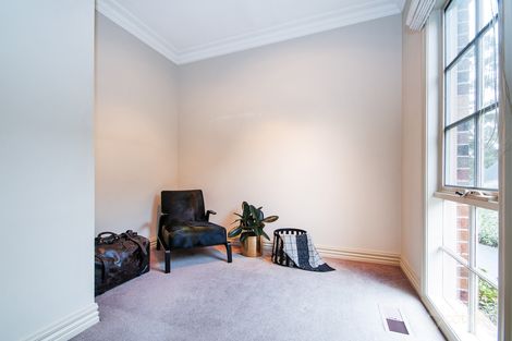 Property photo of 10 High Tor Mooroolbark VIC 3138