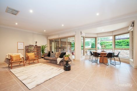 Property photo of 10 High Tor Mooroolbark VIC 3138