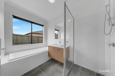 Property photo of 8 Stainer Way Donnybrook VIC 3064