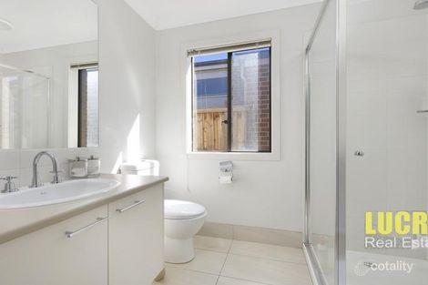Property photo of 32 Lockheed Parade Point Cook VIC 3030