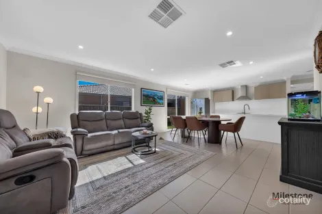 Property photo of 36 Bruny Drive Tarneit VIC 3029
