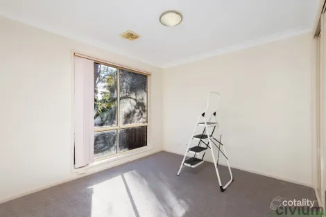 Property photo of 9 Dettmann Close Isaacs ACT 2607