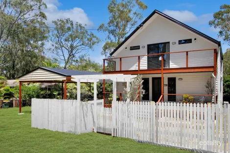 15 Brolga St, Macleay Island, QLD 4184