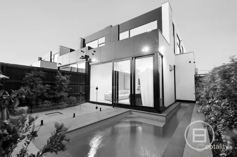 Property photo of 8A Trinafour Street Moonee Ponds VIC 3039