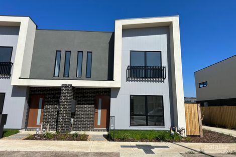 17 Fusion Cct, Cranbourne West, VIC 3977