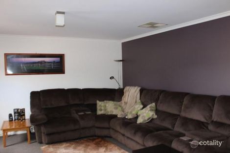 Property photo of 21 Amara Way Kangaroo Flat VIC 3555
