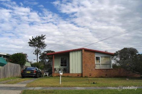 19 Benaud Cres, Warilla, NSW 2528
