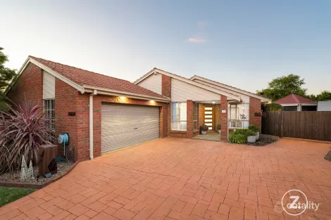 10 Deanswood Pl, Brookfield, VIC 3338