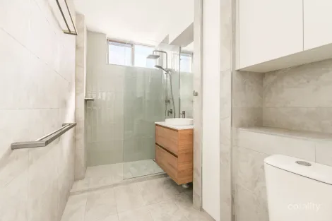 Property photo of 3/36 Jerdanefield Road St Lucia QLD 4067