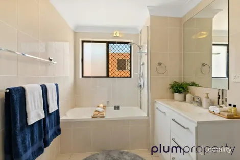 Property photo of 2/10 Alpha Street Taringa QLD 4068