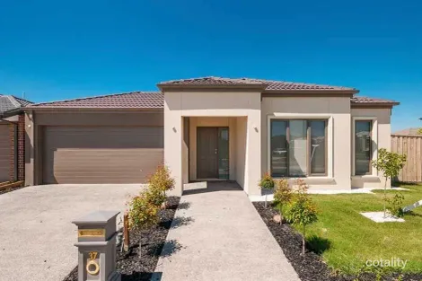 Property photo of 37 Daybreak Vista Mickleham VIC 3064