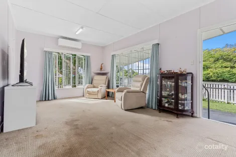 Property photo of 26 Echlin Street Labrador QLD 4215