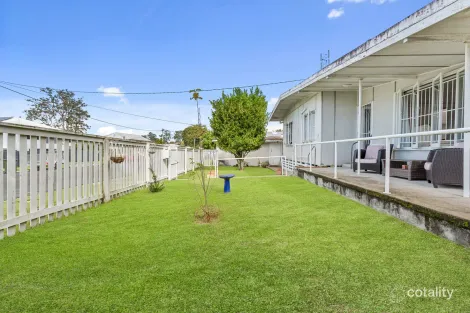 Property photo of 26 Echlin Street Labrador QLD 4215