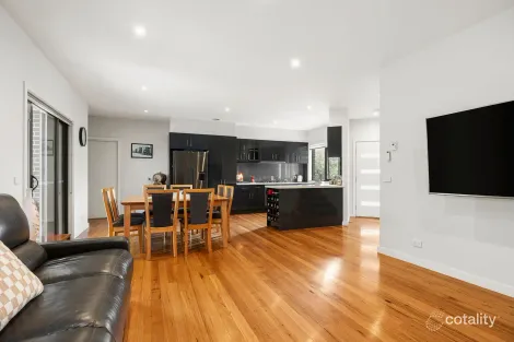 Property photo of 2/11 Arunta Crescent Clarinda VIC 3169